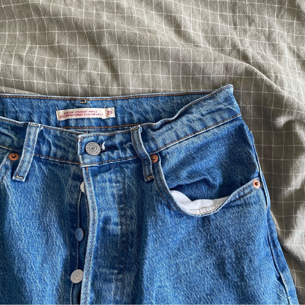 EUC LEVIS ribcage ankle straight